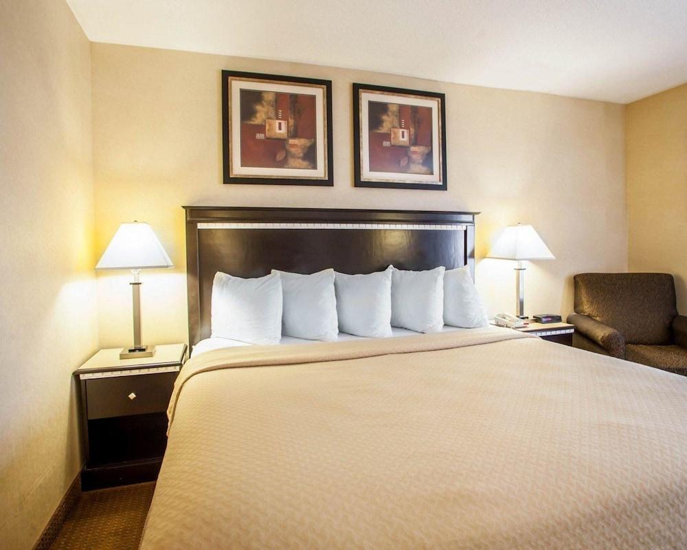 Quality Inn Aurora - Naperville Area Extérieur photo