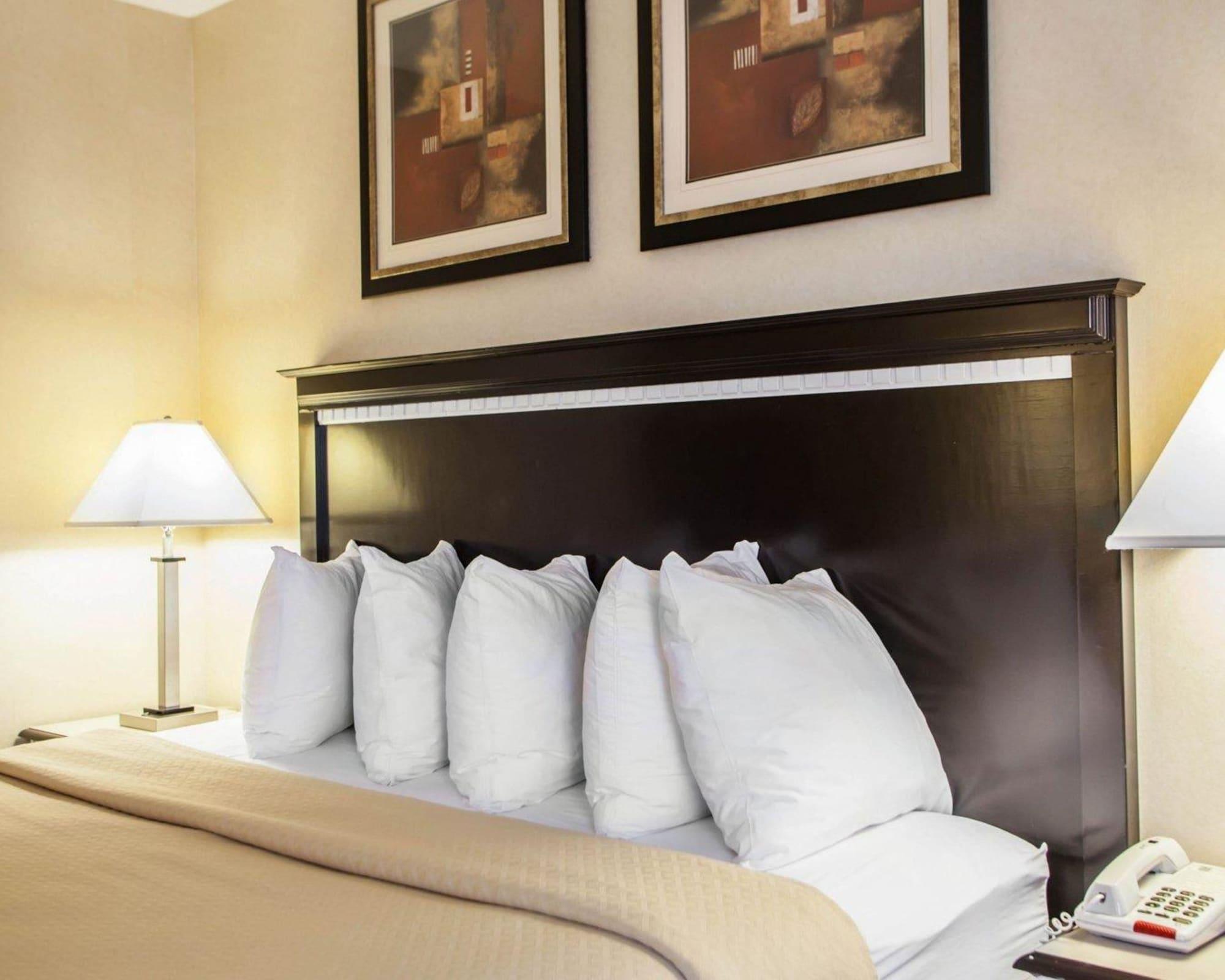 Quality Inn Aurora - Naperville Area Extérieur photo