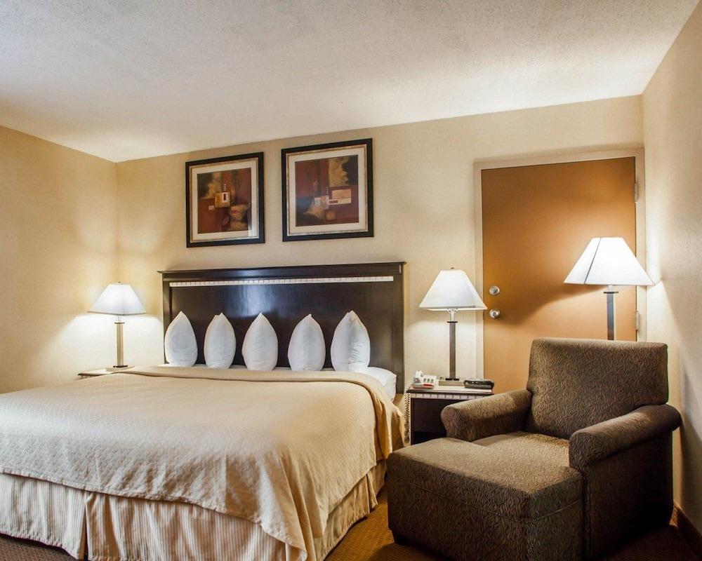 Quality Inn Aurora - Naperville Area Extérieur photo
