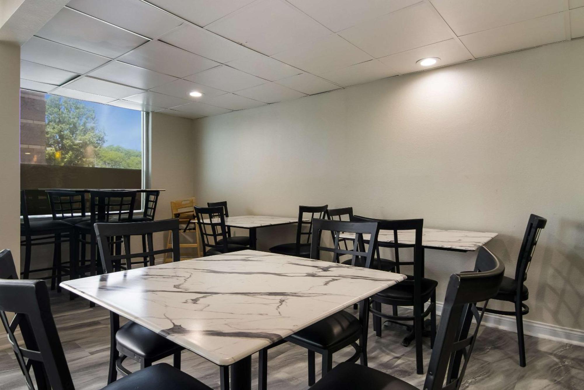 Quality Inn Aurora - Naperville Area Extérieur photo