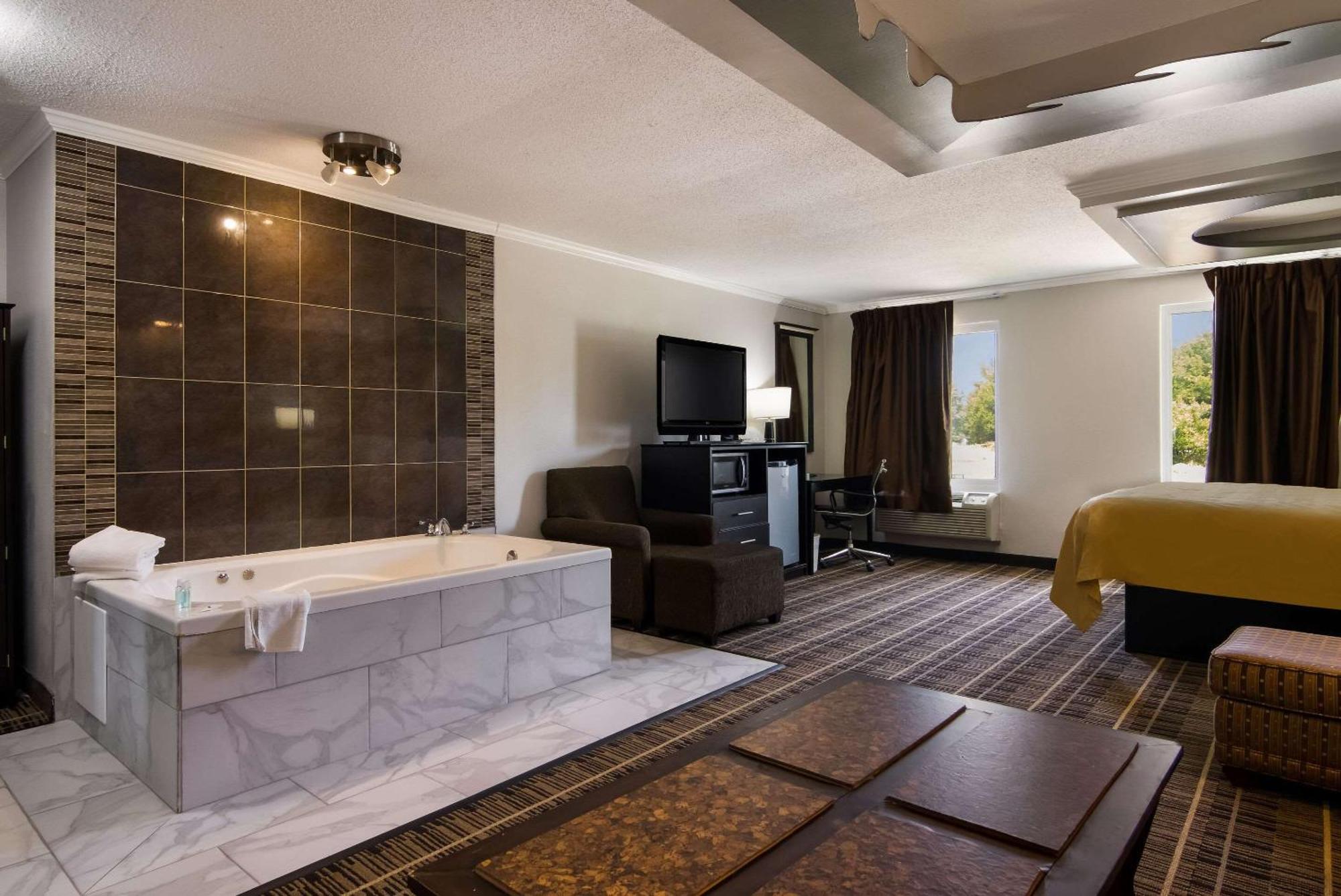 Quality Inn Aurora - Naperville Area Extérieur photo