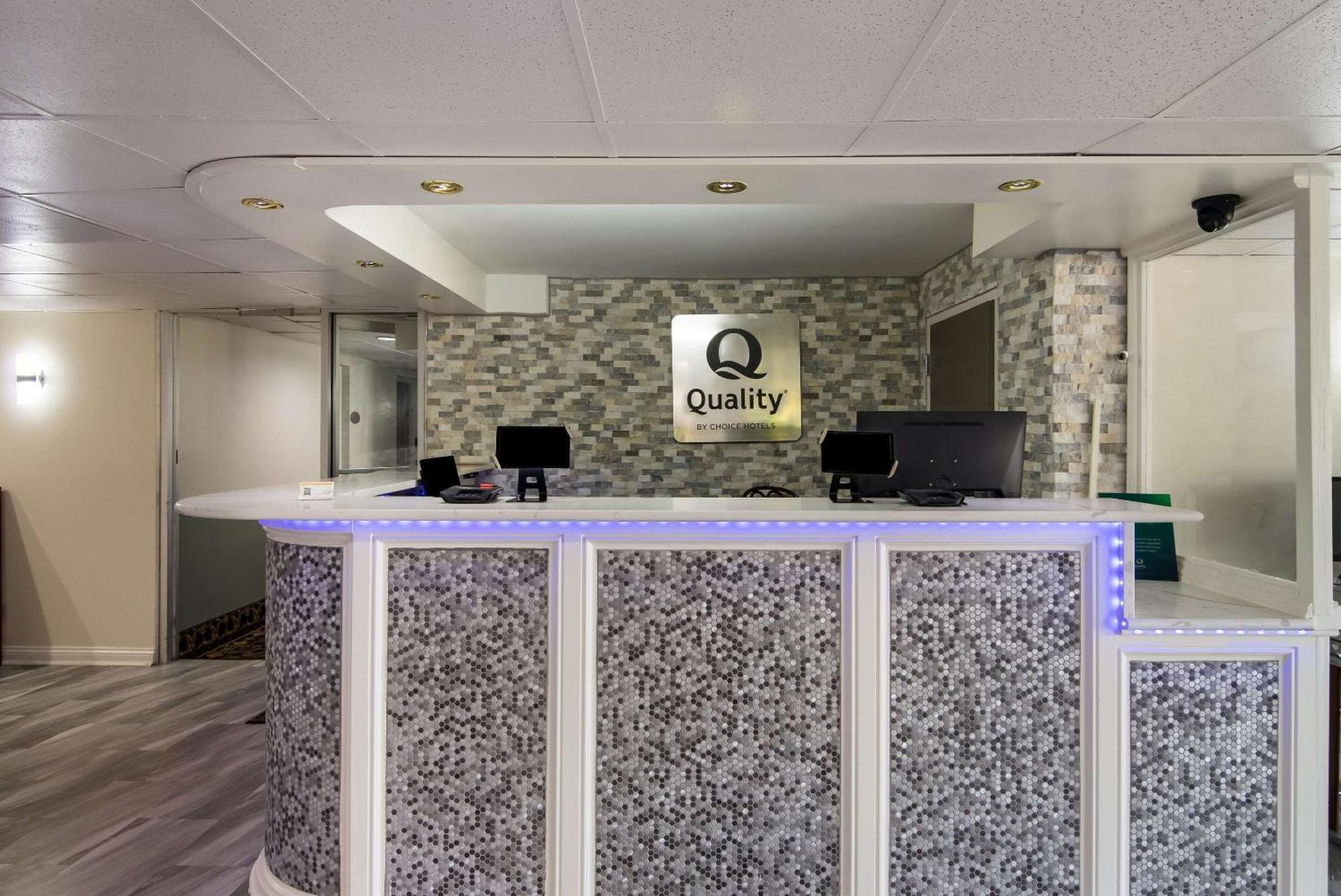 Quality Inn Aurora - Naperville Area Extérieur photo
